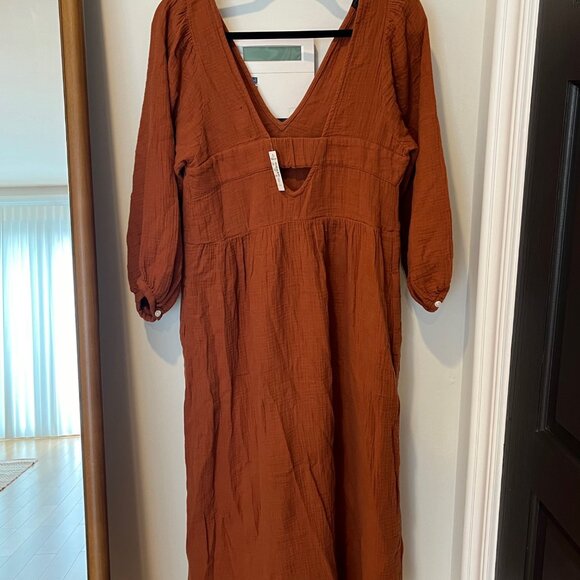 Madewell Lightspun V-Neck Midi Dress in Burnt Orange - Picture 6 of 7